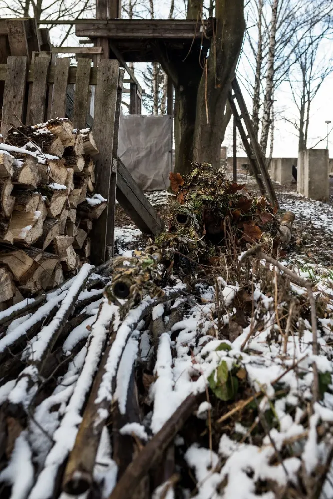 Ghillie sniper s FALLENS AIRSOFT BBs - kvalitní kuličky pro snipery